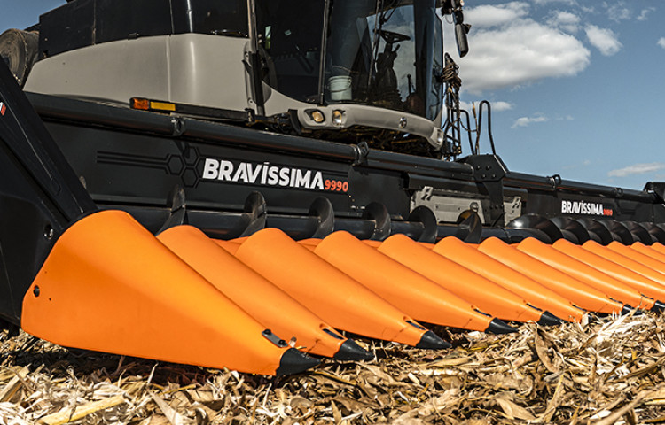 MAIS EFICIÊNCIA E AGILIDADE NA COLHEITA DE MILHO