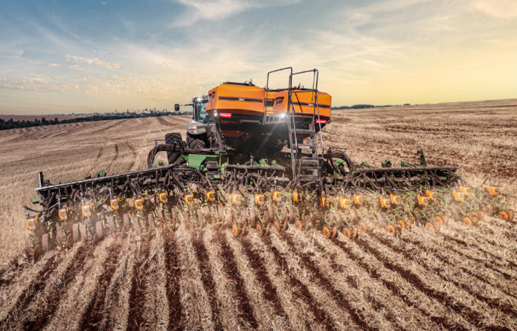 PRECISÃO E AGILIDADE NO PLANTIO