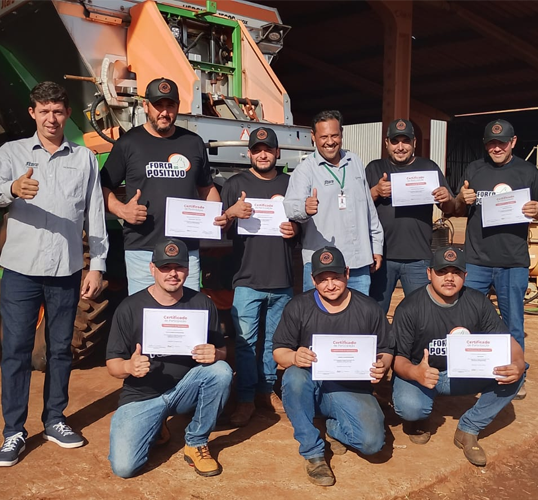 Tecnomaac capacita operadores do Hércules 15000 na Fazenda Engenho
