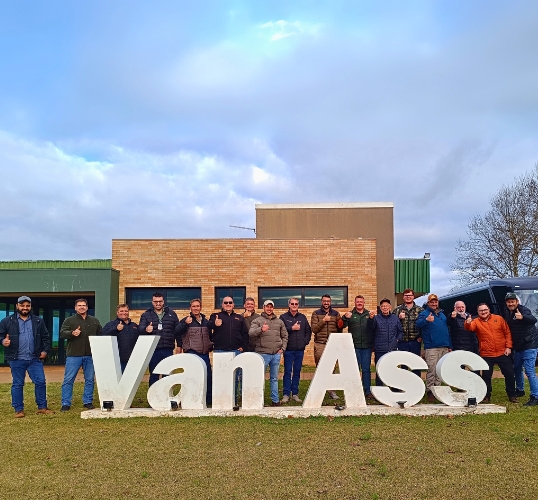 VAN ASS SEMENTES RECEBE VISITA DE PRODUTORES RURAIS SUL-AFRICANOS