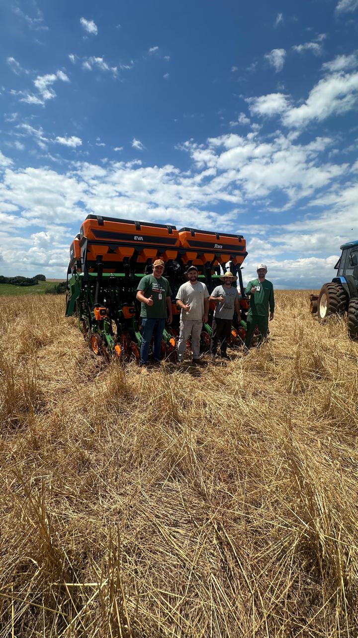 Plantadeira Eva no campo