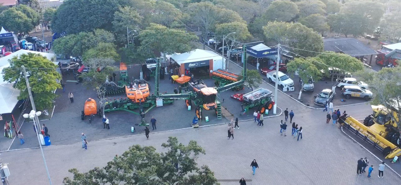 Pioneira na Expofeira 2025: tecnologia e proximidade com o produtor rural