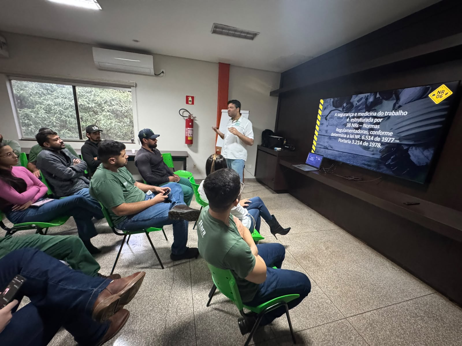 Parceria pela Segurança: 3A Máquinas recebe equipe da DOM para conscientização sobre EPIs