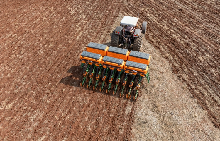 AGOSTO É O MÊS DO PLANTIO DE VERÃO NA AGRINOVA MÁQUINAS