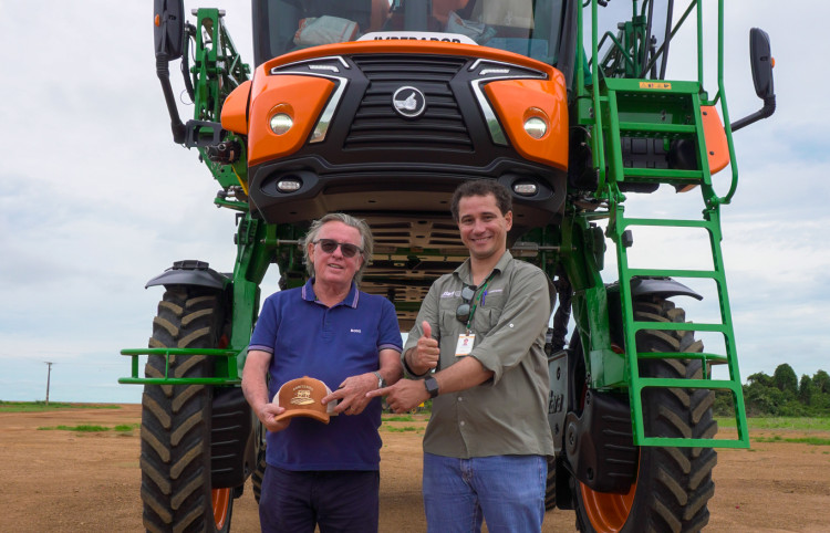 Entrega do Imperador 3000 para o produtor João Pretto e Família em Lucas do Rio Verde/MT