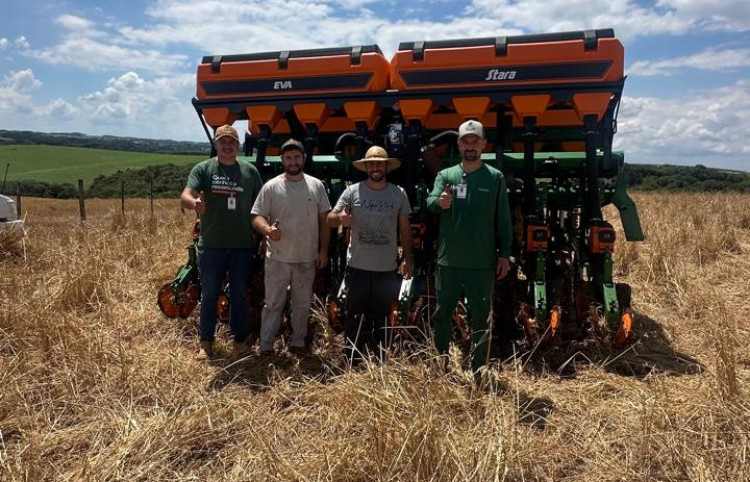 Plantadeira Eva no campo