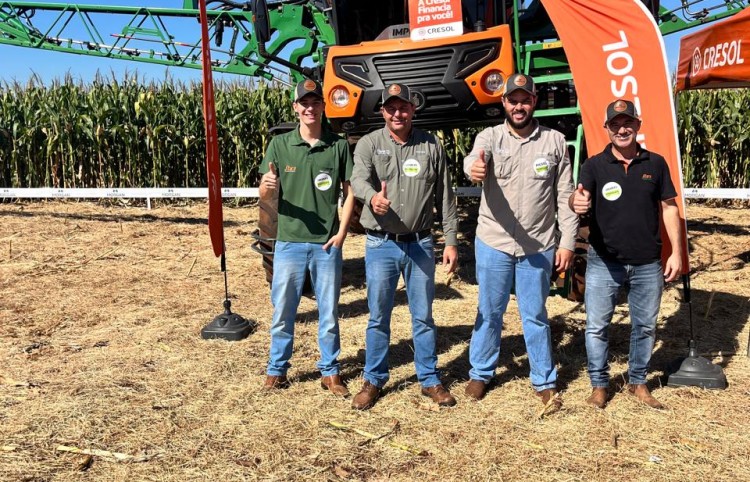 A Raiz Agro participou no ultimo dia 04 de um Dia de Campo, realizado na cidade de Floraí-PR.