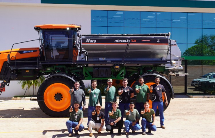 Agrobras Máquinas recebe treinamento técnico de fábrica sobre os distribuidores Hércules 6.0 e 9.0