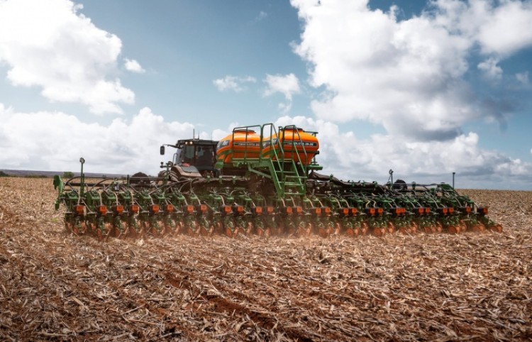 Como a tecnologia agrícola contribui para reduzir perdas operacionais nas lavouras?