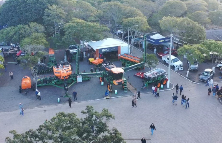Pioneira na Expofeira 2025: tecnologia e proximidade com o produtor rural