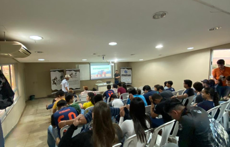 Evolução Agrícola participa de semana agronômica da Universidade Federal de Jataí