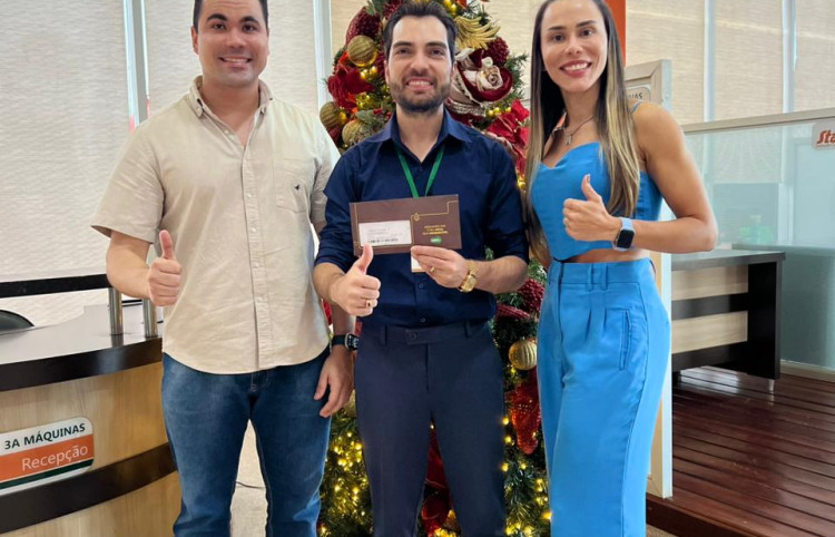 3A Máquinas Presenteia Colaboradores com Cartão Natalino em Reconhecimento ao Esforço Anual!