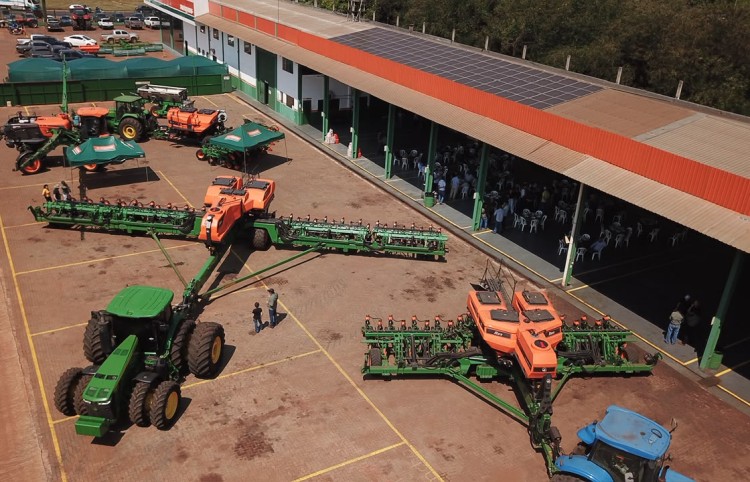 Evento "Melhor Plantio do Brasil" apresenta novas plantadeiras Princesa, Absoluta e Estrela na 3A Máquinas em Dourados