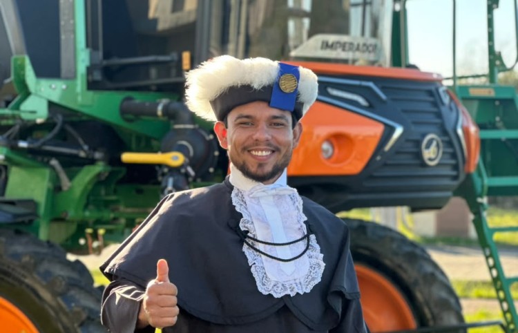 Thomaz Máquinas Stara presente em fotos de formatura da turma de Agronegócio da Unipampa