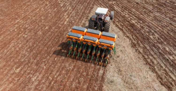 AGOSTO É O MÊS DO PLANTIO DE VERÃO NA AGRINOVA MÁQUINAS