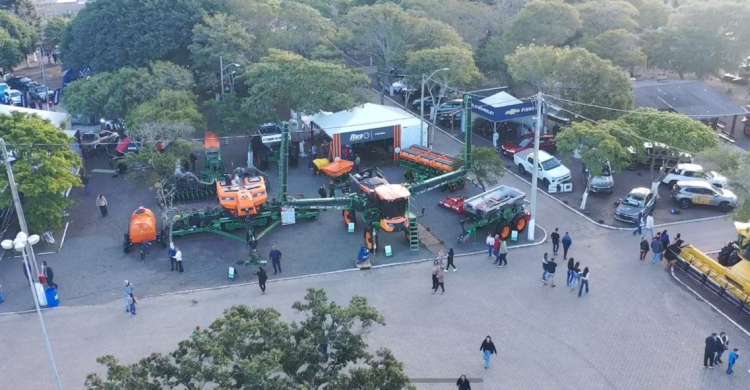 Pioneira na Expofeira 2025: tecnologia e proximidade com o produtor rural