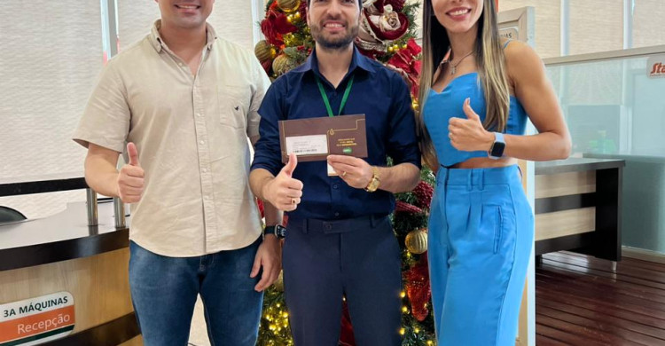 3A Máquinas Presenteia Colaboradores com Cartão Natalino em Reconhecimento ao Esforço Anual!