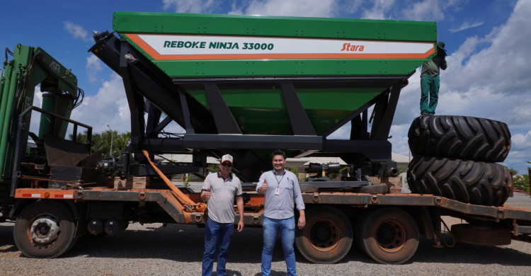 Entrega de uma Reboke Ninja 33000 para a Fazenda Talismã