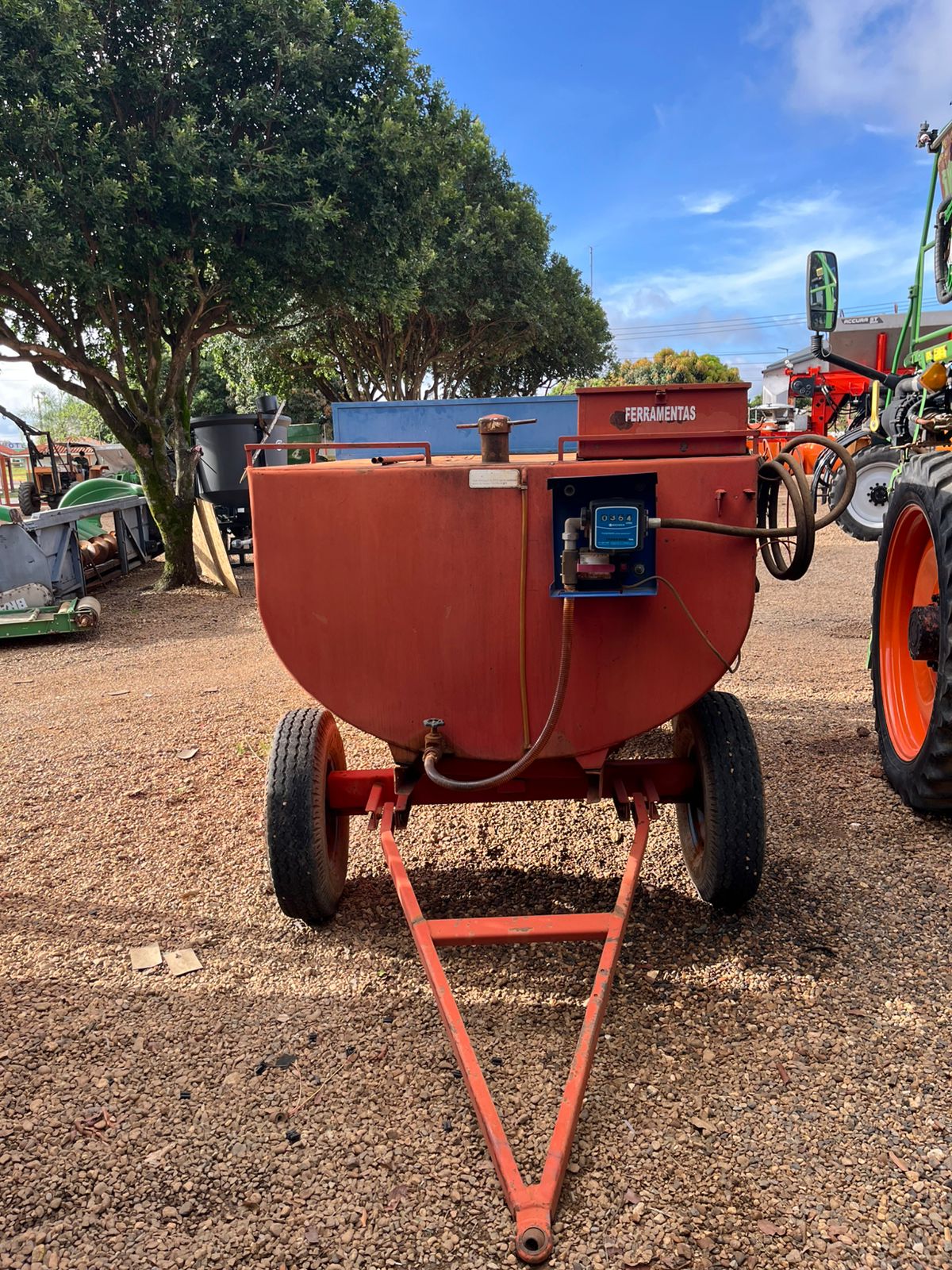 Comboio Yamaguchi  4.000 litros Diesel com contador