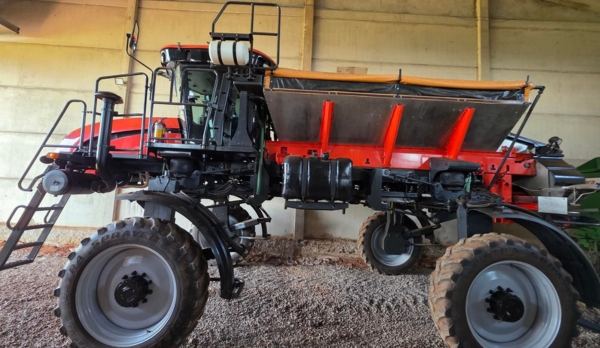 DISTRIBUIDOR AUTOPROPELIDO KUHN ACCURA ST 5000