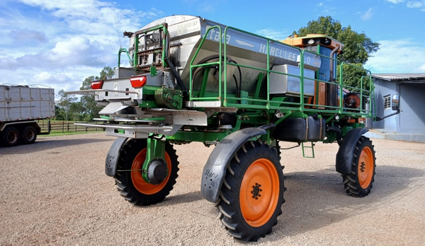 DISTRIBUIDOR AUTOPROPELIDO STARA HÉRCULES 5.0