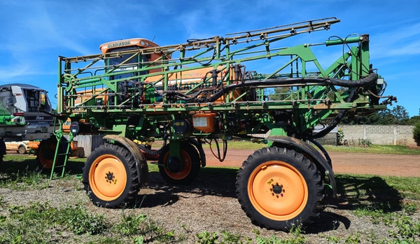 PULVERIZADOR AUTOPROPELIDO STARA GLADIADOR 2300