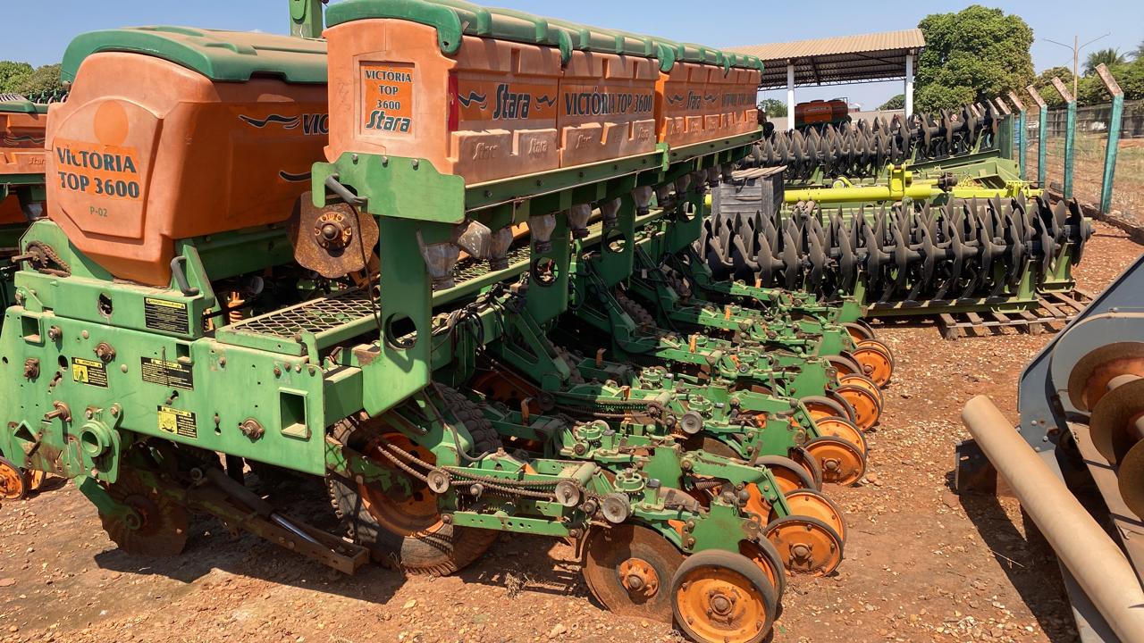 PLANTADORA DE ARRASTO MODELO VICTORIA TOP COM 18LX45CM NO TANDEM, CAIXA SUSPENSA- Valor  promocional à vista:R$ 49.000,00