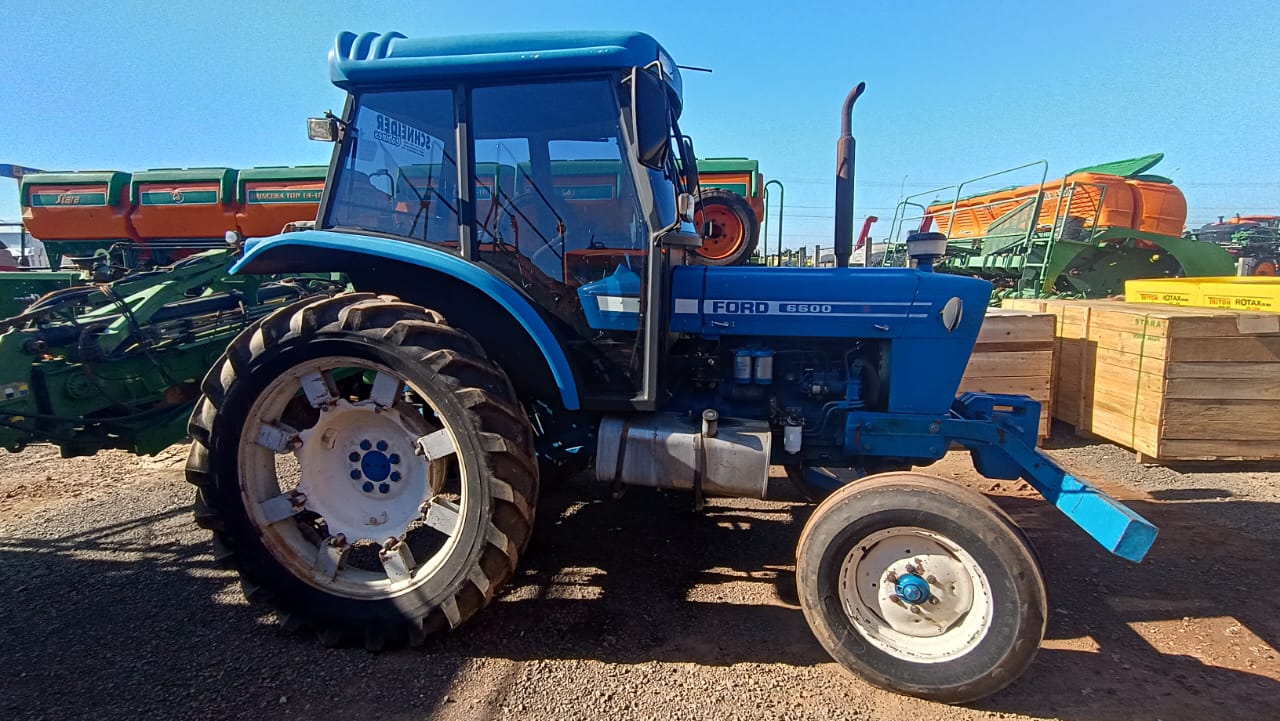 TRATOR FORD