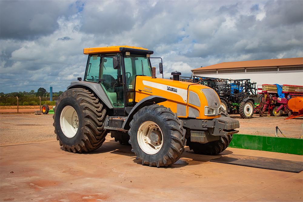 Trator Valtra BH185 2010