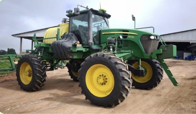 Pulverizador Autopropelido John Deere 4730, ano 2014
