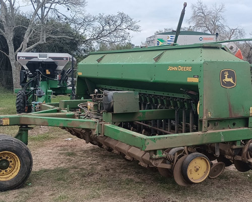 SEMBRADORA JOHN DEERE 1590