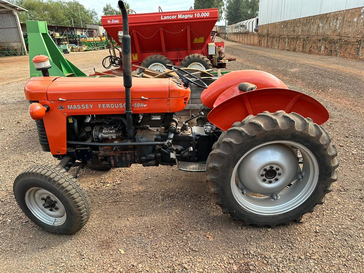 TRATOR MF 50X
