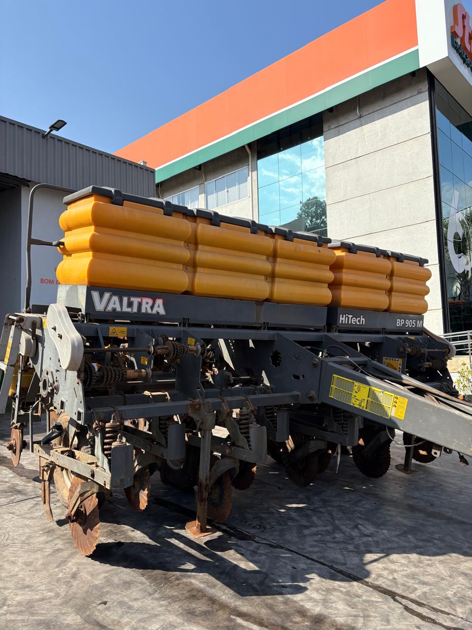 PLANTADEIRA VALTRA 905