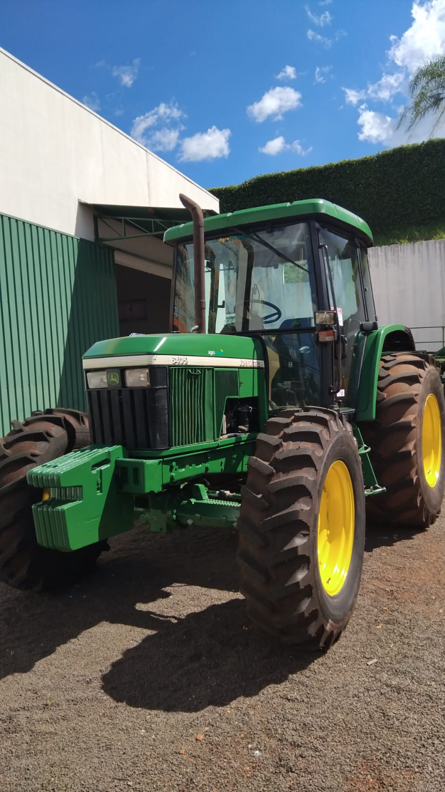 Trator John Deere 6405