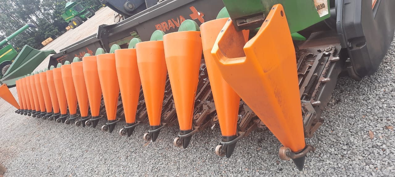 BRAVA + 18L X 50 CM 2017