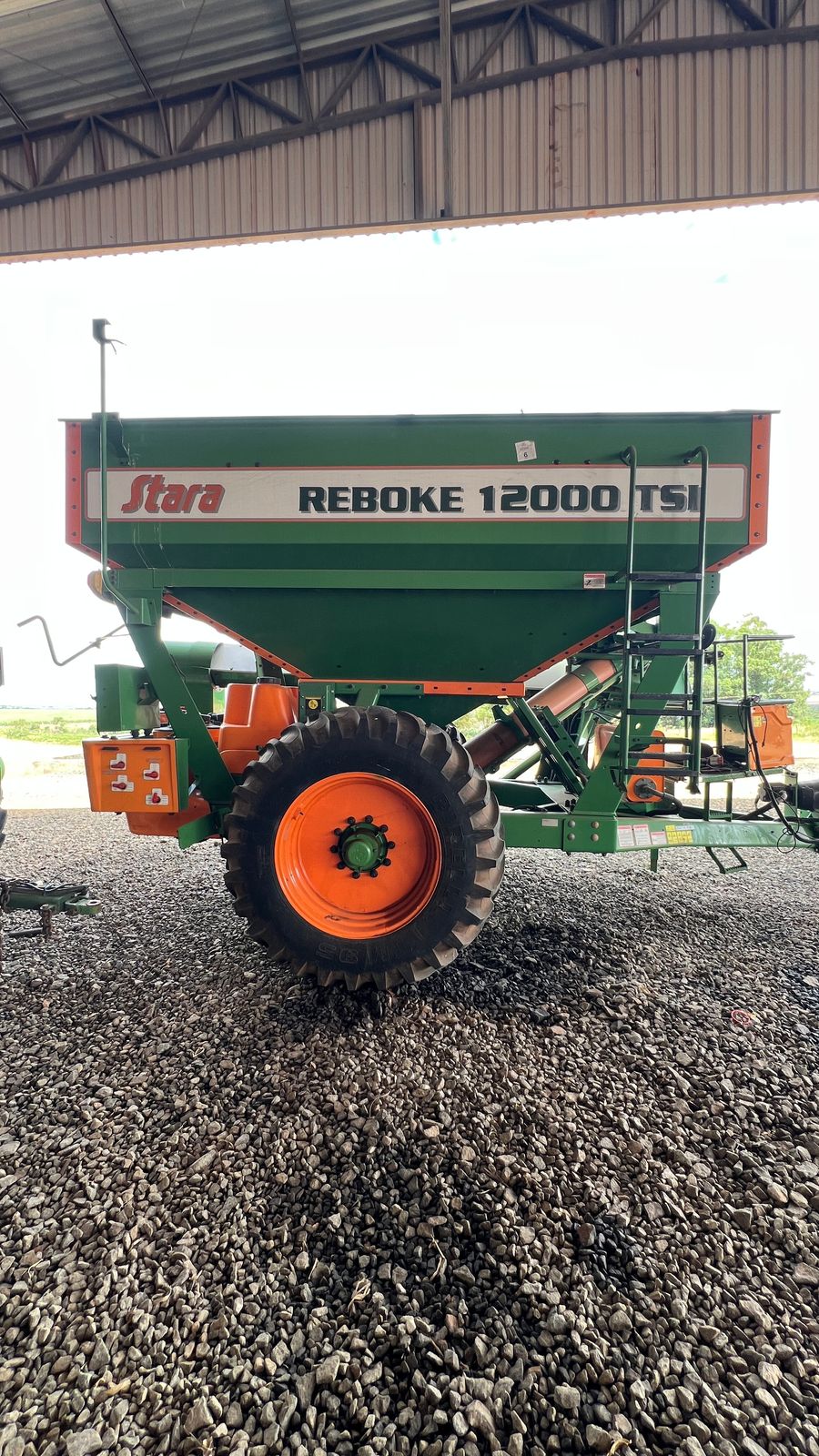 CARRETA GRANELEIRA REBOKE 12000 TSI