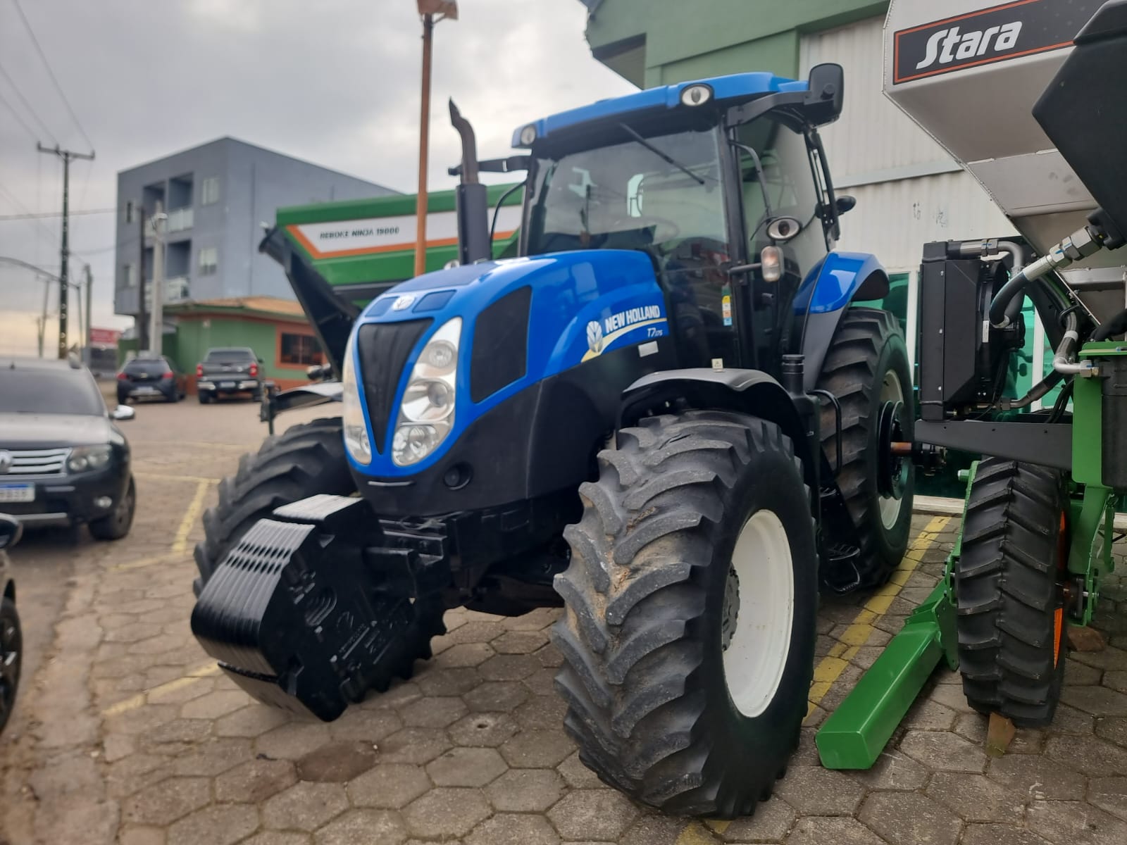 Trator New Holland T7 175, ano 2014