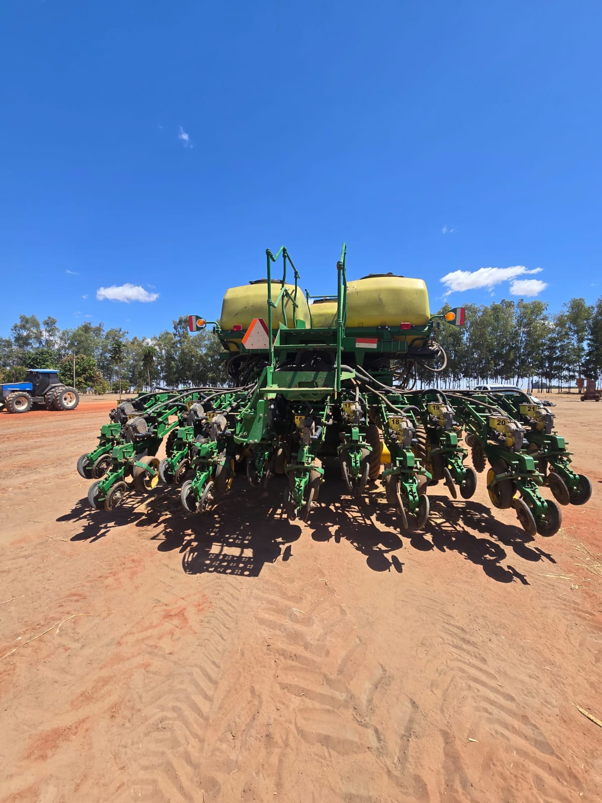 PLANTADEIRA DB 31X50 - Marca John Deere