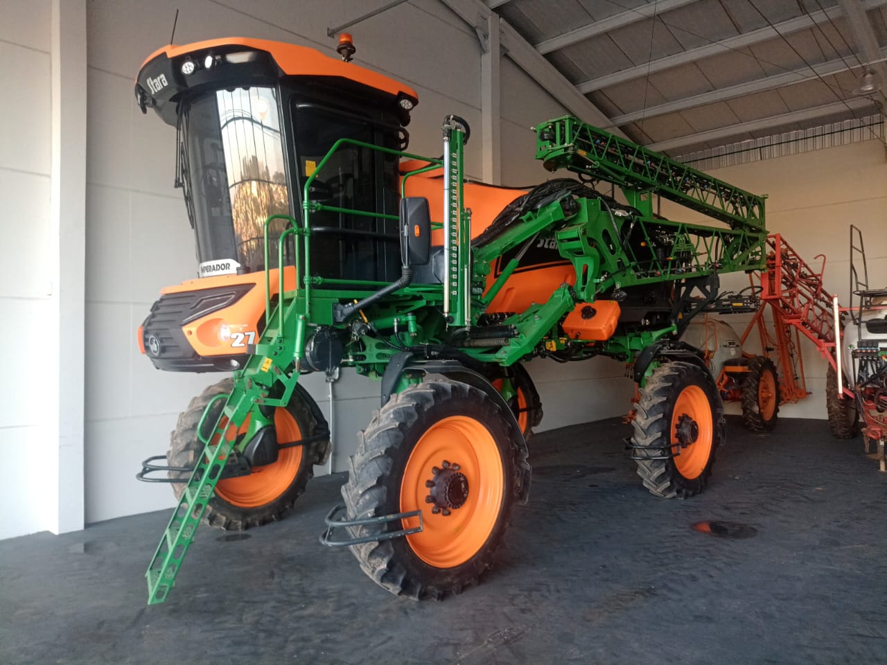 Pulverizador Autopropelido Stara Imperador 2000