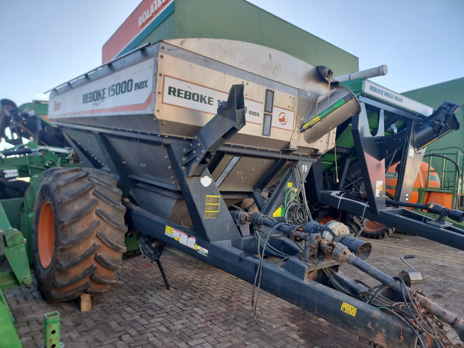 Carreta Graneleira Stara Reboke 15000 Inox