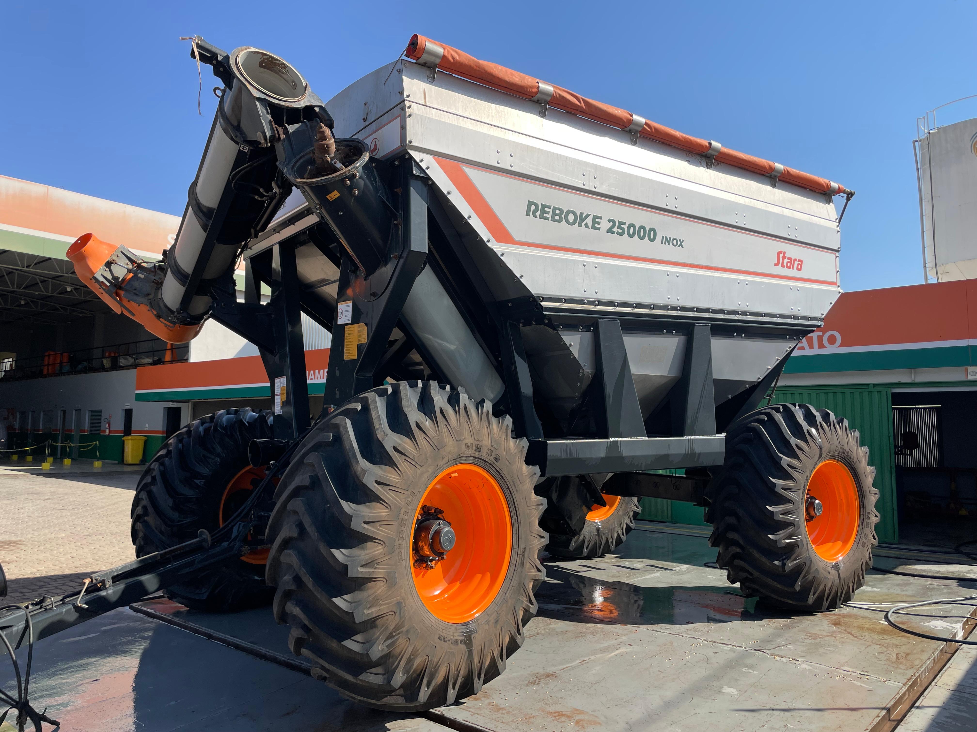 CARRETA AGRÍCOLA REBOKE 25000 INOX – Marca Stara