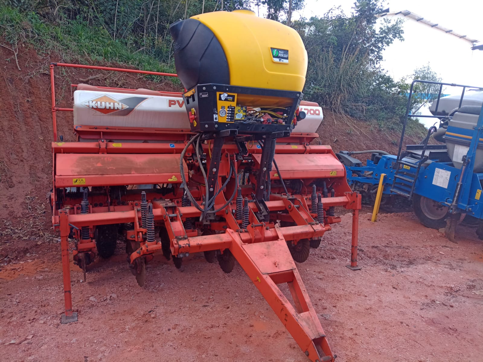 Plantadeira Kuhn PV 700, ano 2016