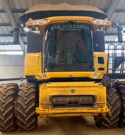 Colheitadeira New Holland CR8.90 Ano 2018- R$ 1.900.000,00 À vista