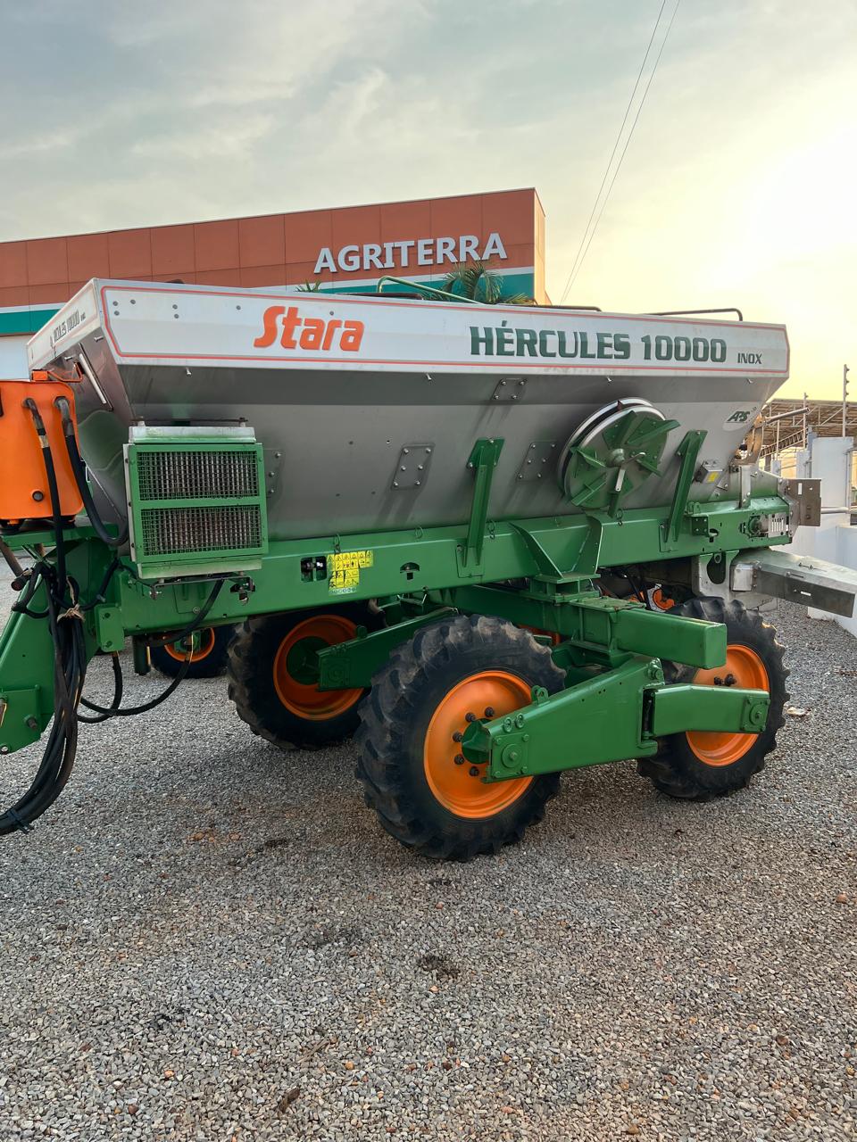 DISTRIBUIDOR HERCULES 10.000 INOX,ANO 2019- Valor: R$ 250.000,00