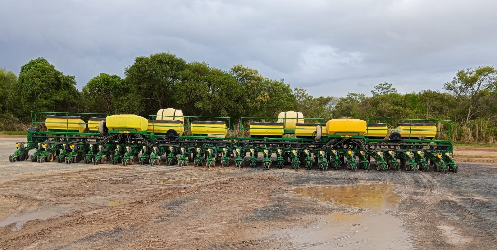 PLANTADEIRA CCS 2117 32x60 – Marca John Deere - Com tandem e com Orion 800 L