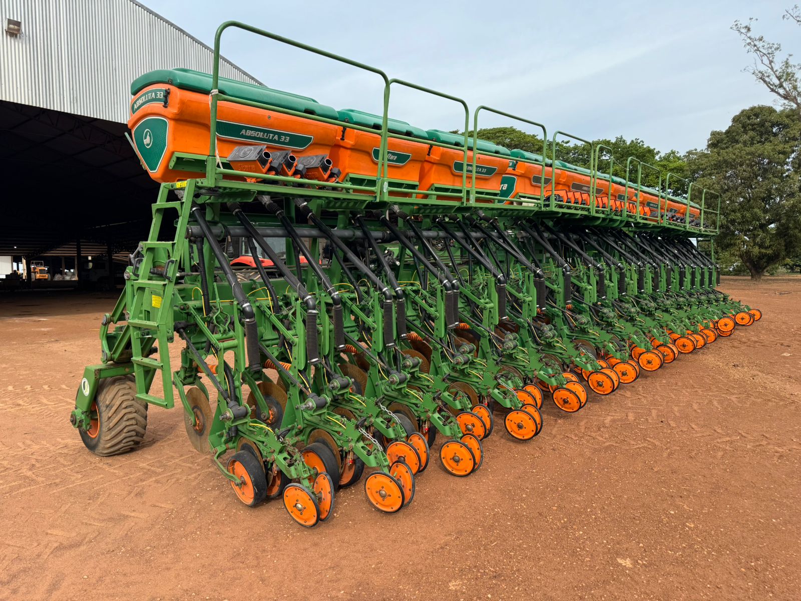 PLANTADEIRA MODELO ABSOLUTA 33X45 CAIXA SUSPENSA, ANO 2017 -VALOR A VISTA: R$ 550 000,00