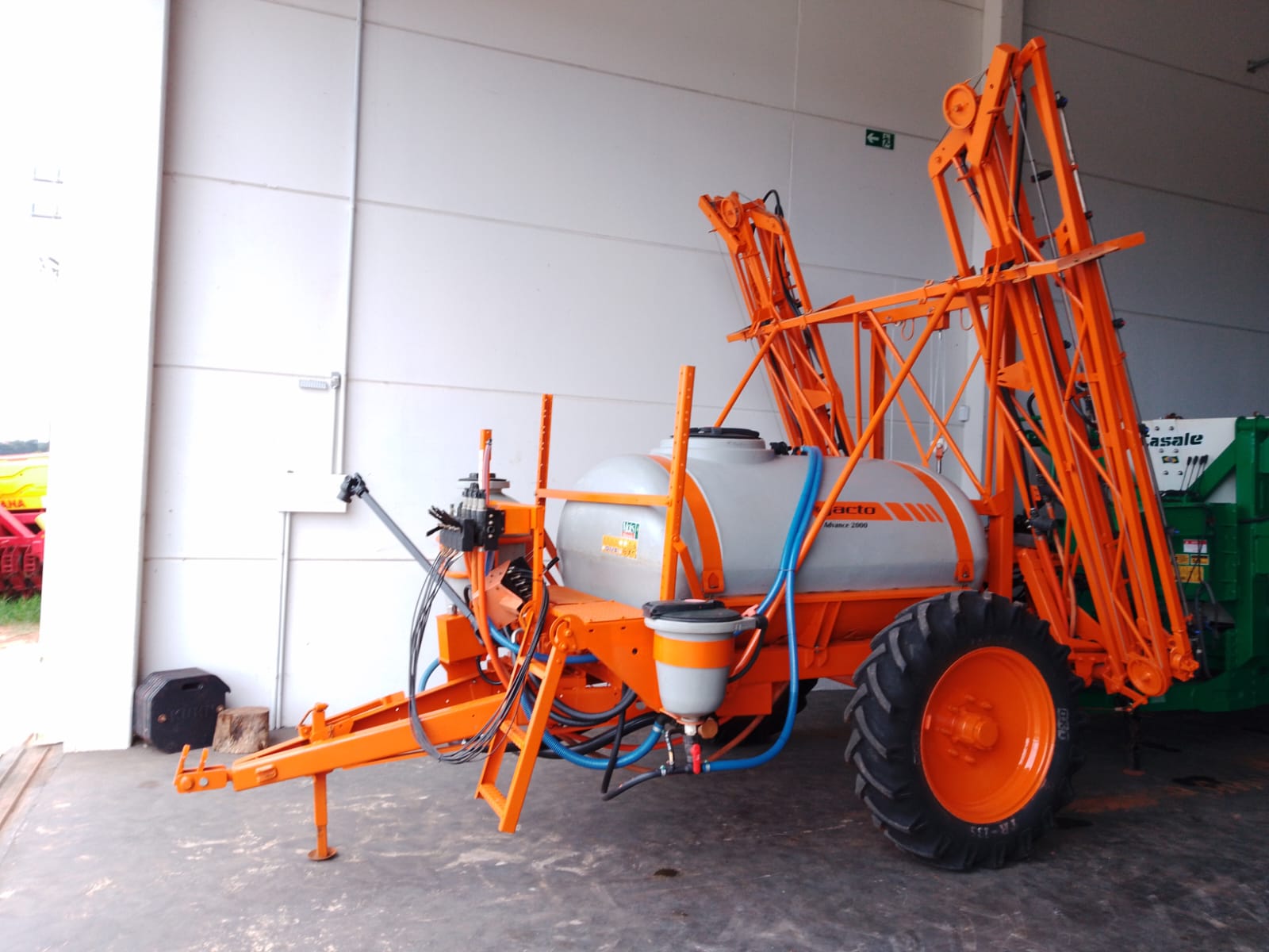 Pulverizador Jacto Columbia AD18, ano 2014