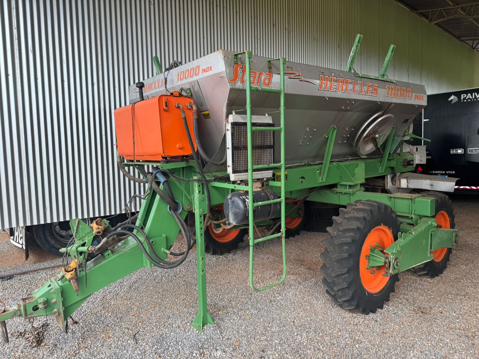 DISTRIBUIDOR HÉRCULES 10000 INOX, TAXA VARIÁVEL, TOPPER 4500, ANO 2013 R$ 125.000,00 AVISTA