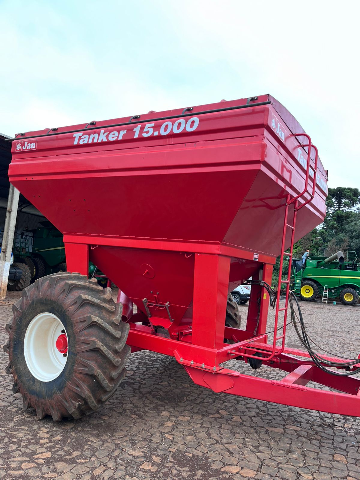 CARRETA GRANALEIRA JAN