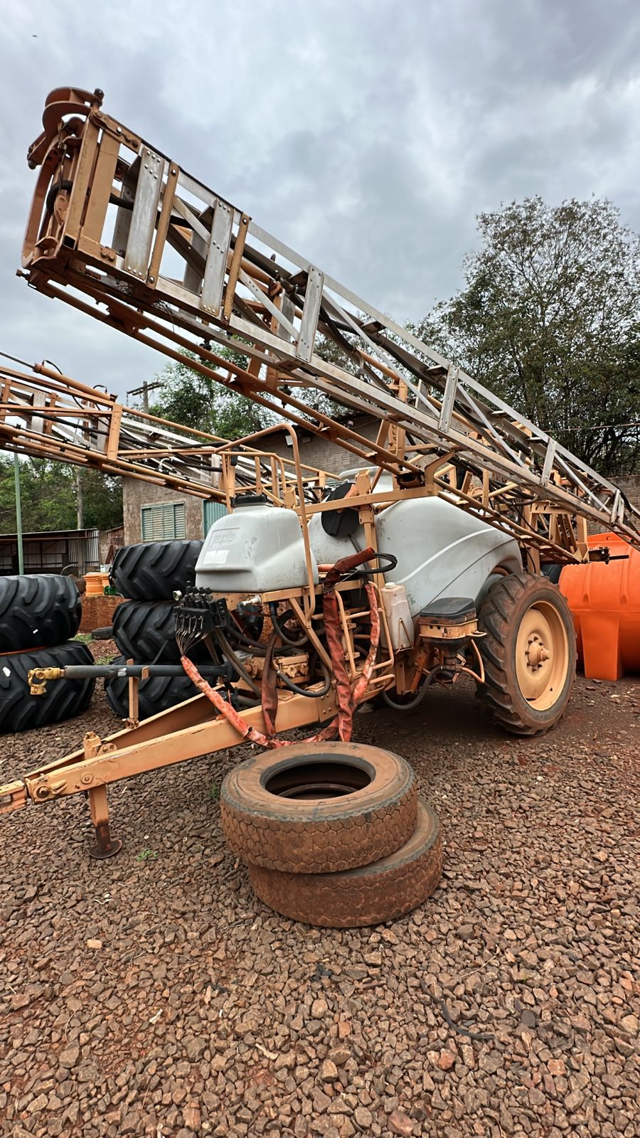 Pulverizador Advance 3000 ano 2012